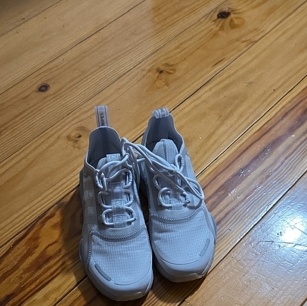 adidas Women's Light Gray Sneakers